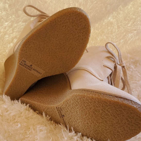 Booties - Picture 4 of 7